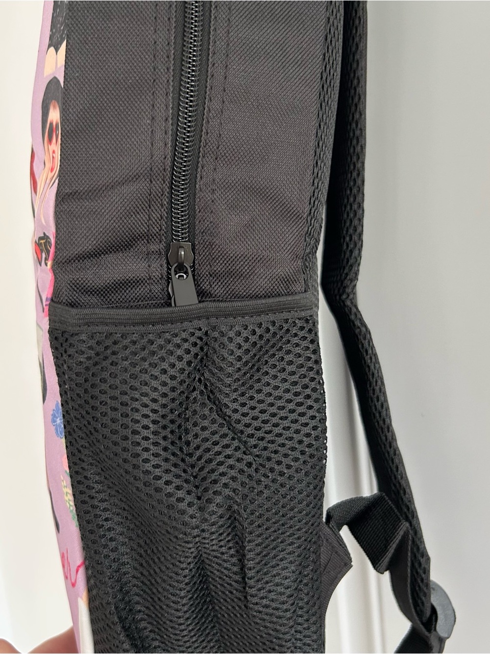 NWOT Taylor Swift 1989 Light Purple All Over
Colorful Print Black Back Sides - Picture 4 of 8